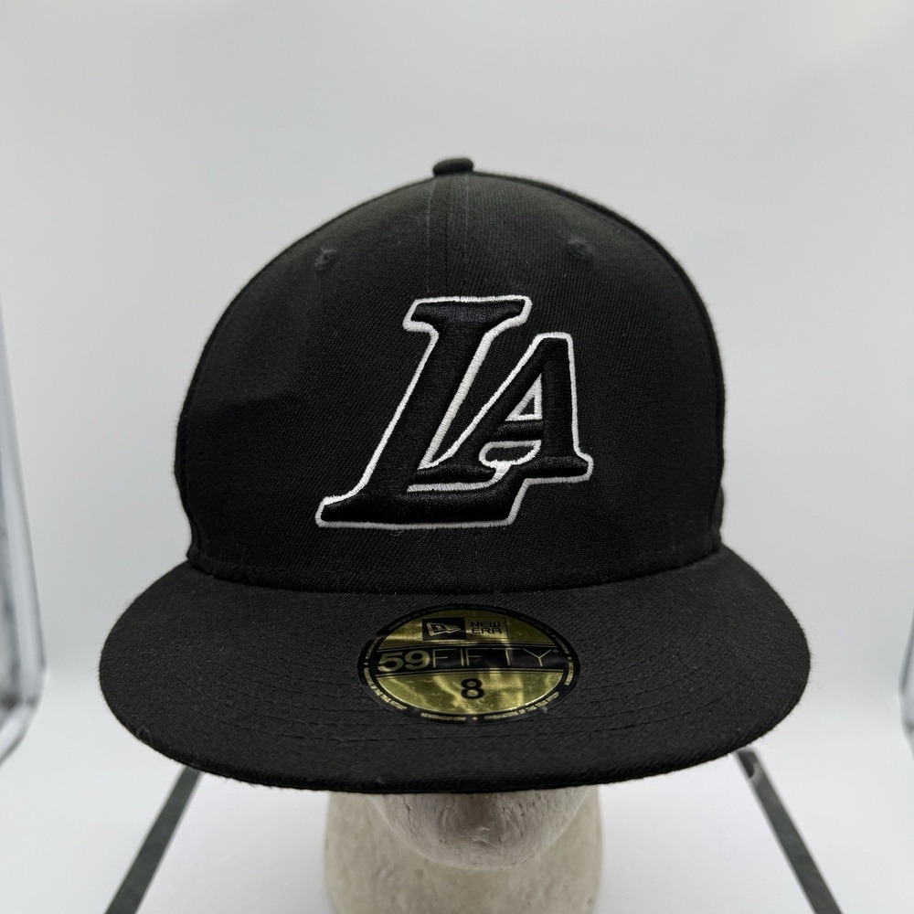 New Era Los Angeles Lakers 59FIFTY Fitted Hat Black White Size 8 NBA Cap